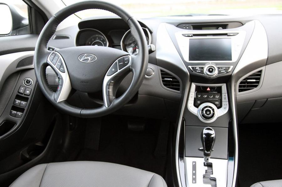  Hyundai Elantra Limited 2011 года  (фото 30 из 45)